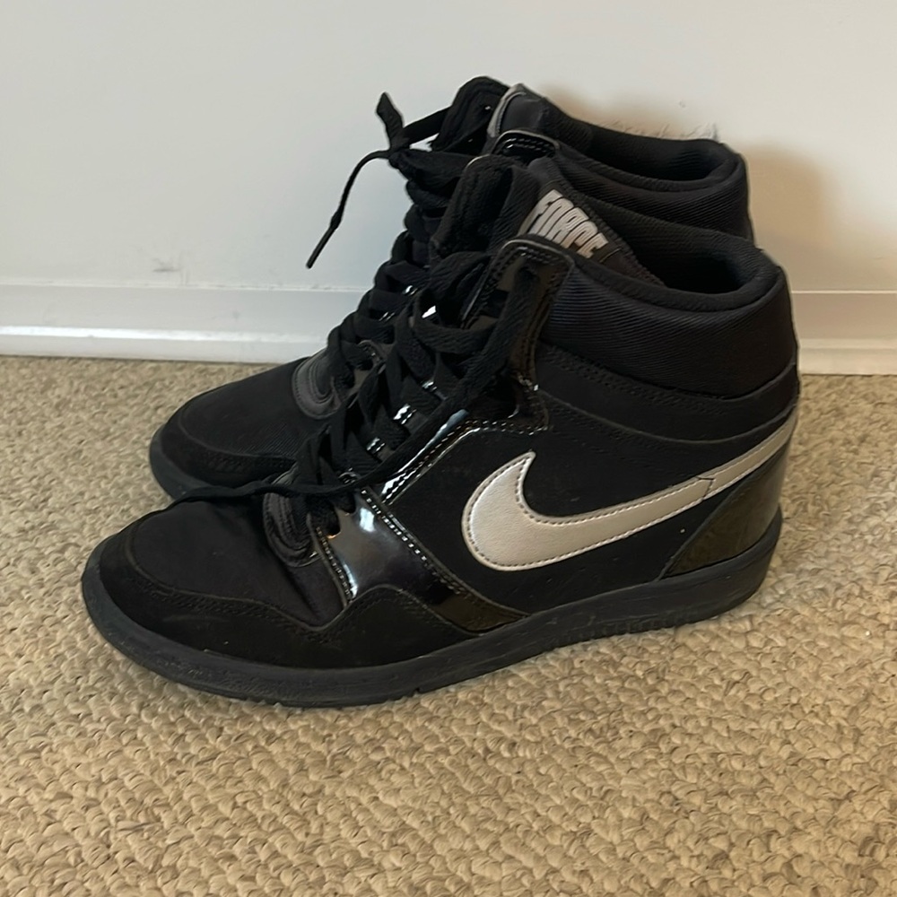 Nike FORCE Sky High Wedge Size 8.5